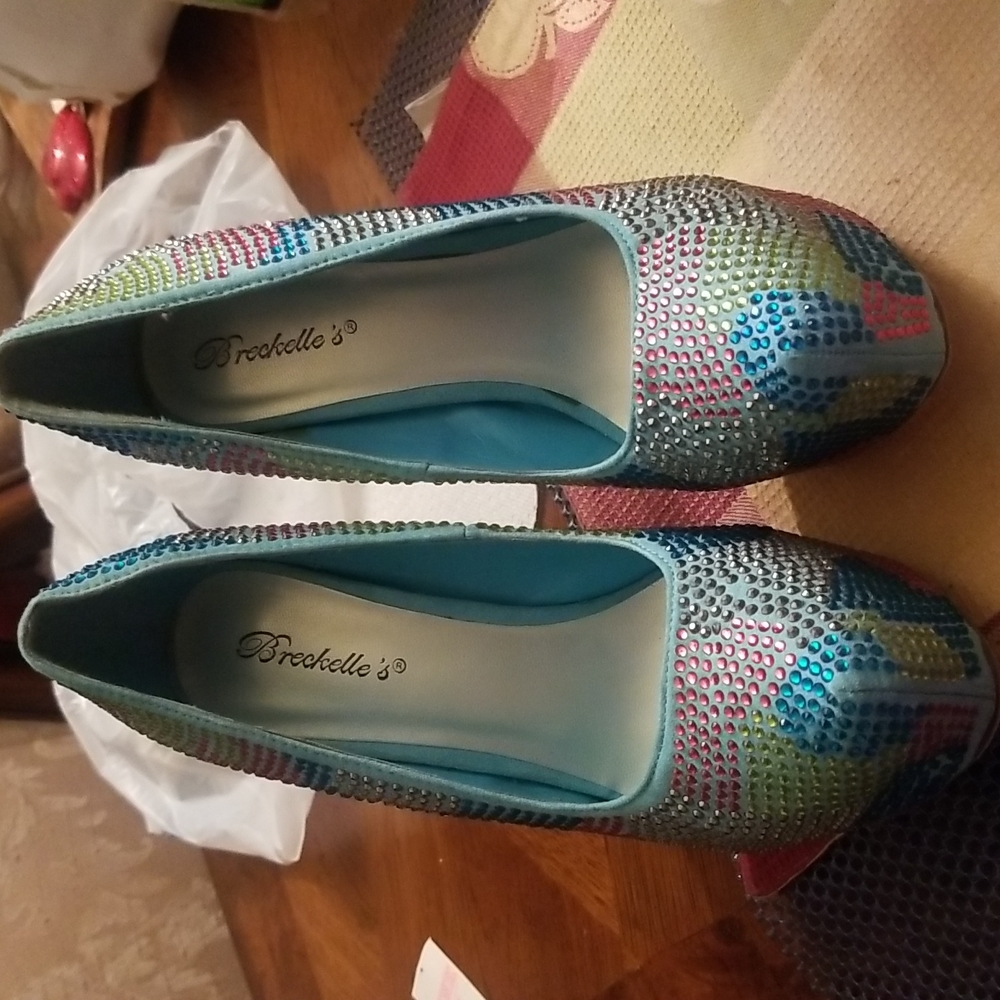 Shoe - Picture 3 of 8
